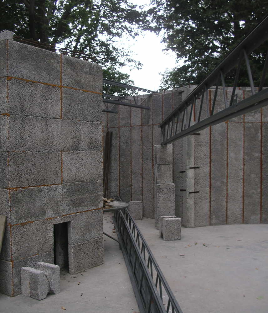 Lifting up a joist, September 2nd, 2007